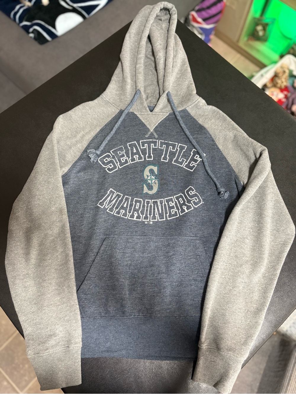 Seattle Mariners Two-Tone Grey & Navy Hooded Sweatshirt